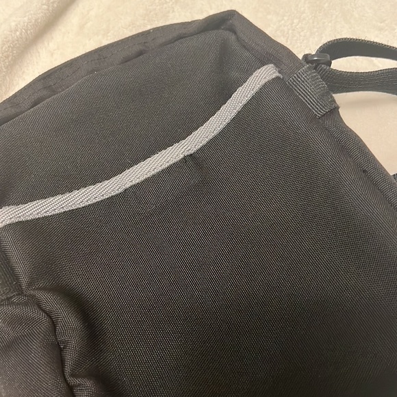 Vintage Adidas Crossbody - Picture 4 of 4